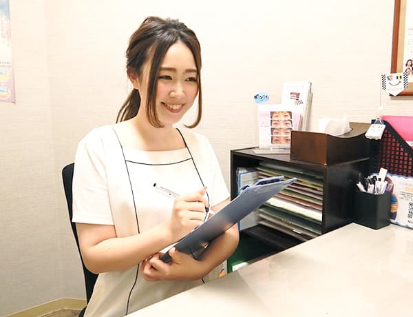 《カウンセラーによるご説明とお手続き》医師のカウンセリングで聞きそびれた内容やご不安に思うことなど、担当カウンセラーが親身にサポート致します。 注入のご意思が固まっていれば手続きをさせて頂きます。