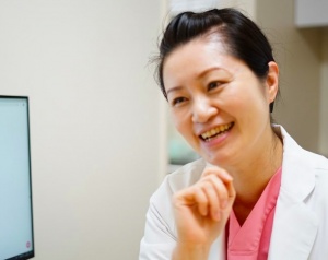医師による診察:医師による問診を行います。ご希望を伺い、しっかりと診察いたします。個人個人に合った治療法、患部の状態に適した効果などをご説明いたします。